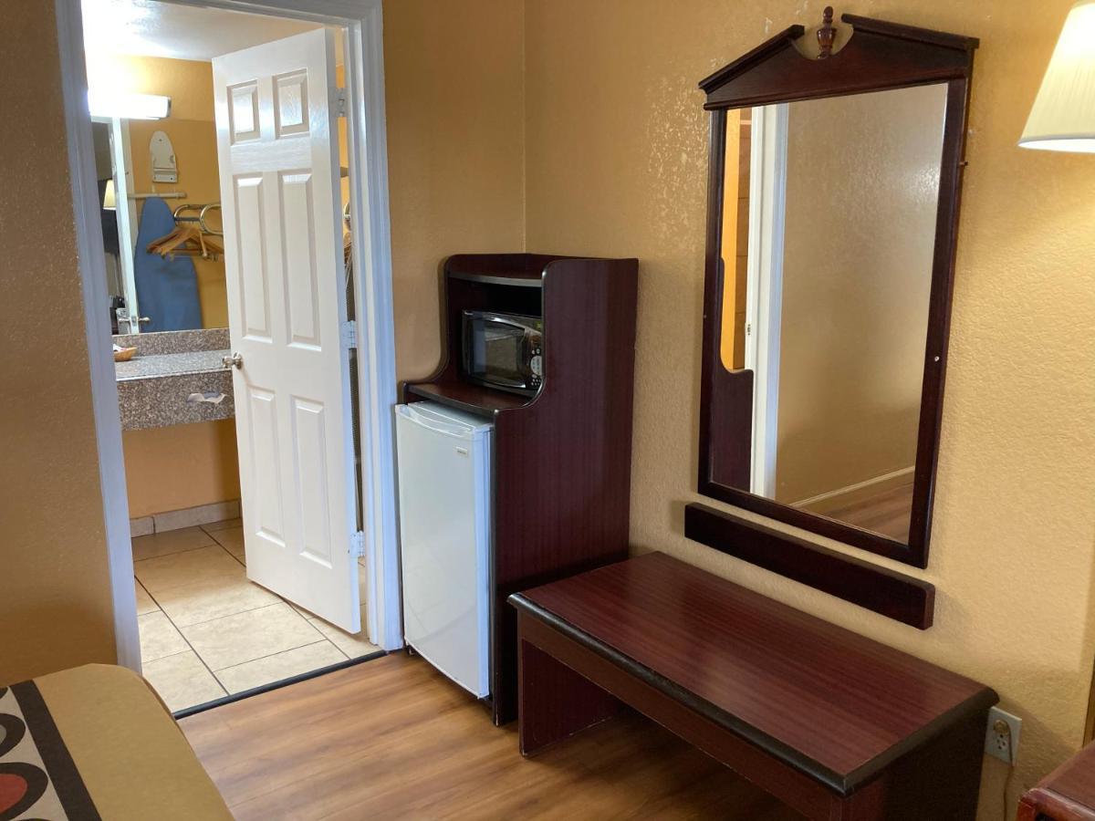 Super 8 By Wyndham Little Rock/North/Airport Hotell North Little Rock Eksteriør bilde